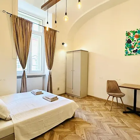 Lejlighed Hlavna With Parking *